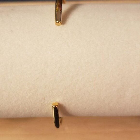 NWT Gold knotted cuff bracelet Stainless Steel / Bracelet Manchette - Picture 3 of 5